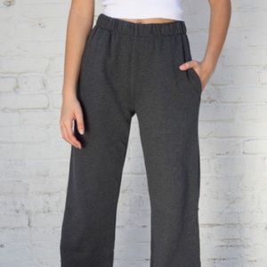 Brandy Melville Rosa Sweatpants 🤍